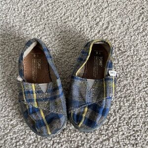 TOMS Kids Blue and Yellow Plaid Slippers